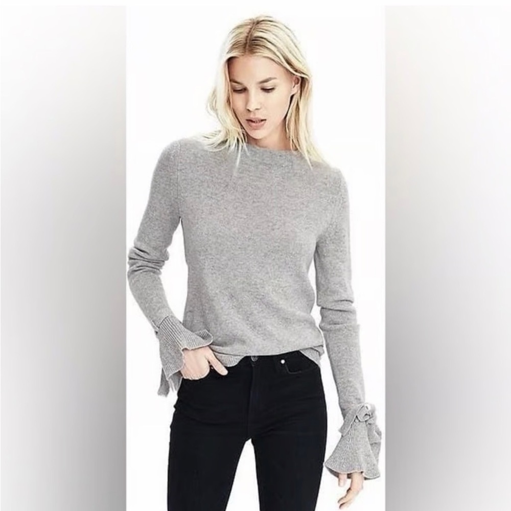 Banana Republic Grey Wool & Cashmere Blend Flipucci Sweater Size M.